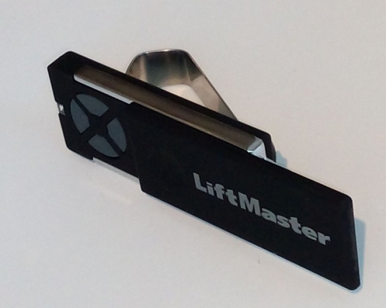 Držák ovladačů LiftMaster TX na stínítko do auta 041A4060